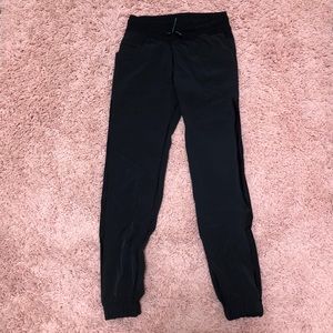 Ivivva athletic joggers